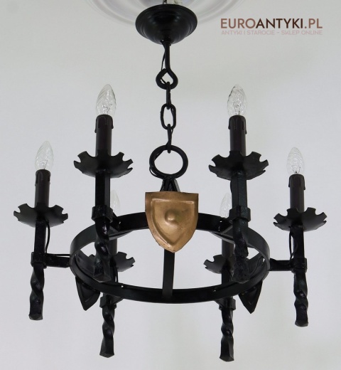 żyrandol gotycki z epoki