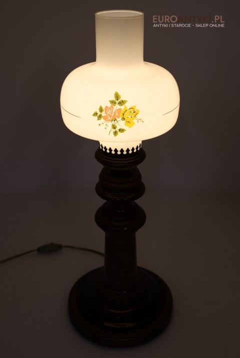 lampa stołowa z kloszem szklanym