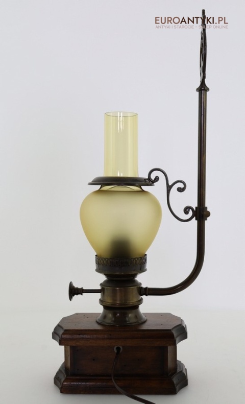 stylowa lampa rustykalna na stolik