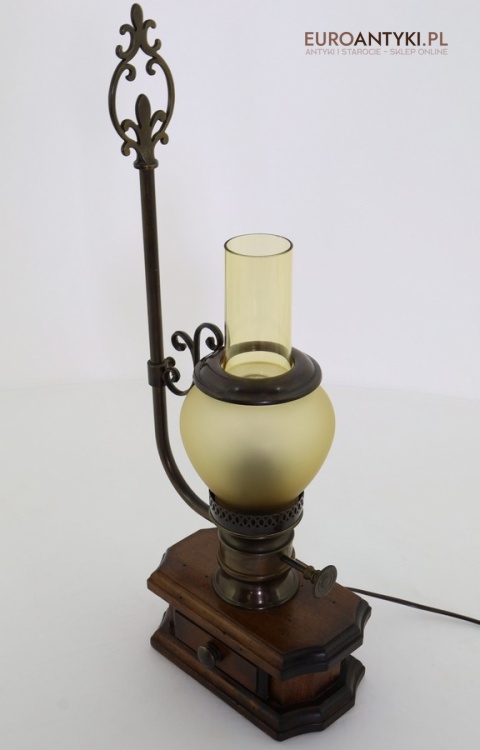 lampa z kloszem mleczno żółtym vintage