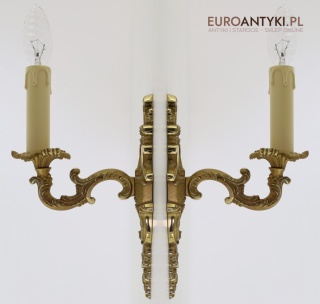2 antyczne kinkiety mosiężne rococo z epoki – stylowe oświetlenie pałacowe