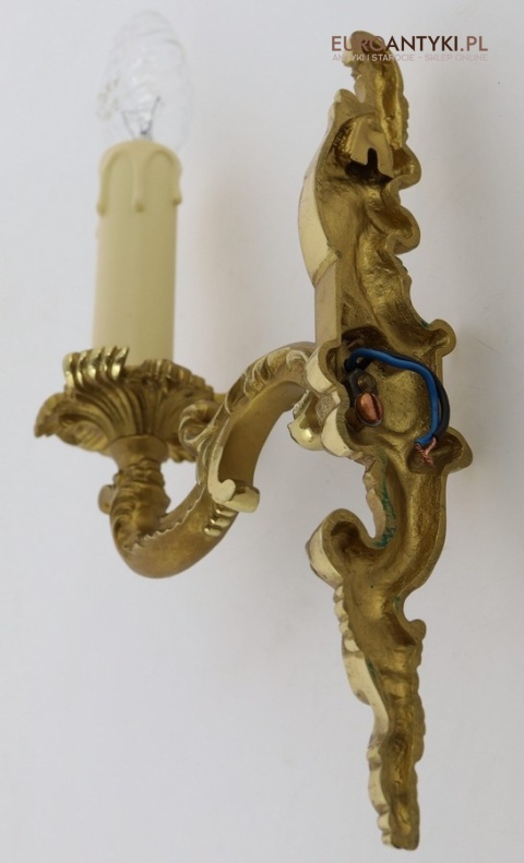 mosiężne oświetlenie ścienne z epoki