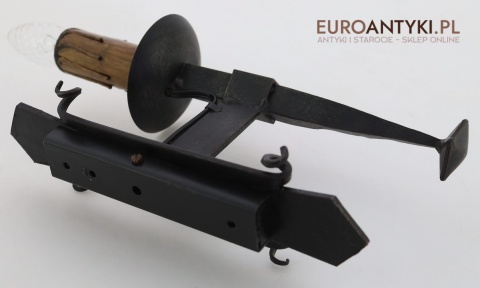 dekoracyjny kinkiet zamkowy retro