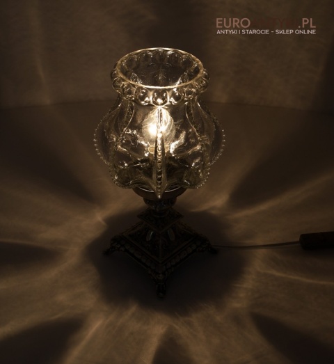 srebrna barokowa lampka stołowa
