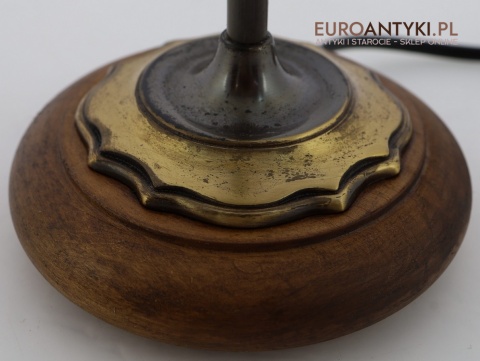 stylowe oświetlenie stołowe rustykalne z dawnych lat