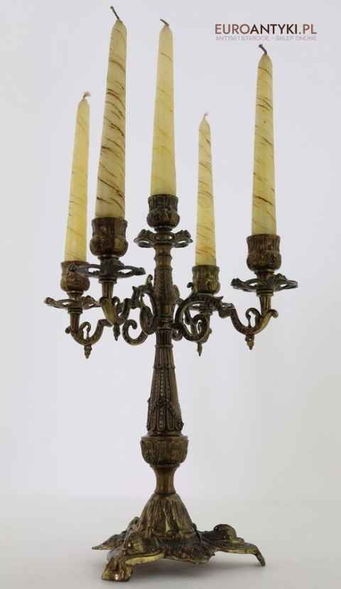 stylowe starodawne świeczniki mosiężne