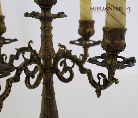 dekoracja stołu kandelabr z epoki