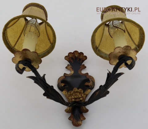 kinkiet z abażurami skórzanymi