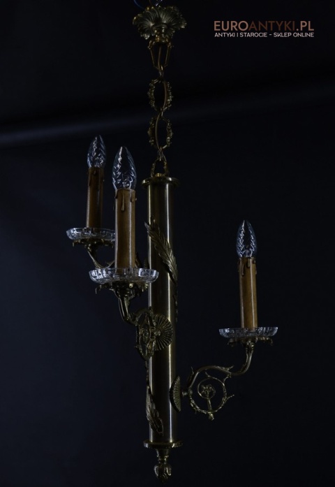 pałacowy żyrandol mosiężny trzyramienny