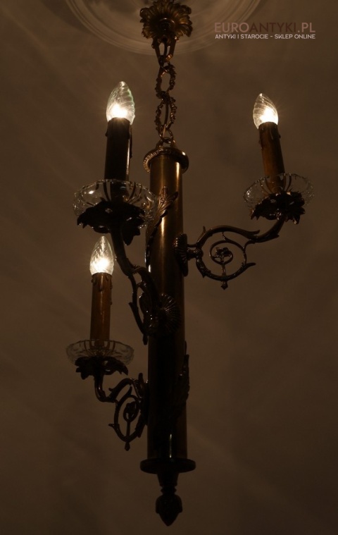 dekoracyjny żyrandol antyczny