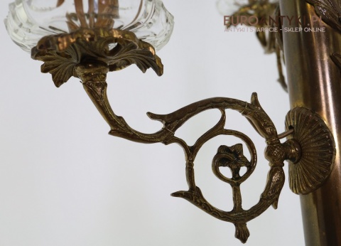 dekoracyjny żyrandol do zamku