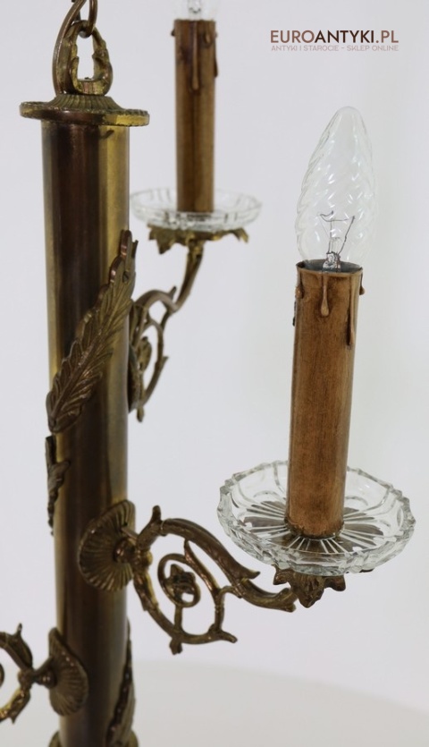 żyrandol vintage z liśćmi akantu