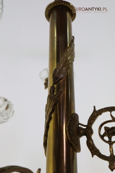 elegancki żyrandol z mosiądzu