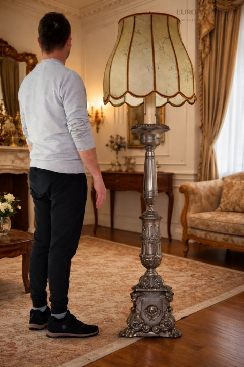 antyczne lampy podłogowe srebrne