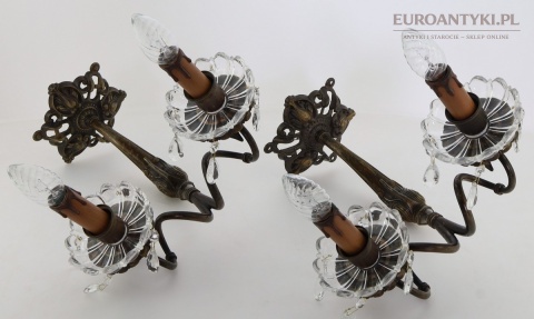 duże antyczne kinkiety do salonu