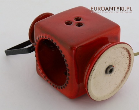 dekoracyjna lampa stołowa vintage z otworami świetlnymi