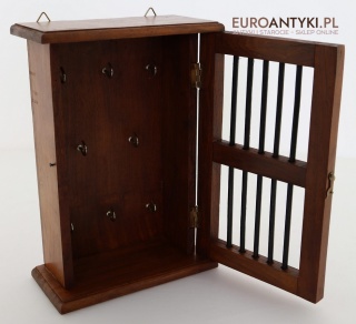 Drewniana szafka na klucze z drugiej połowy XX wieku – elegancja i funkcjonalność