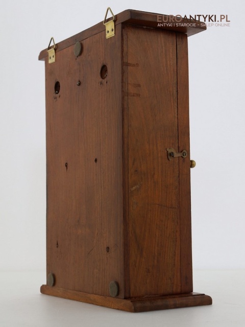 Drewniana szafka na klucze z drugiej połowy XX wieku – elegancja i funkcjonalność