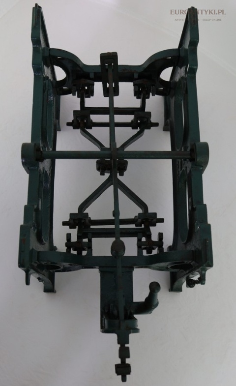 mechanizm wagi platformowej z epoki detal