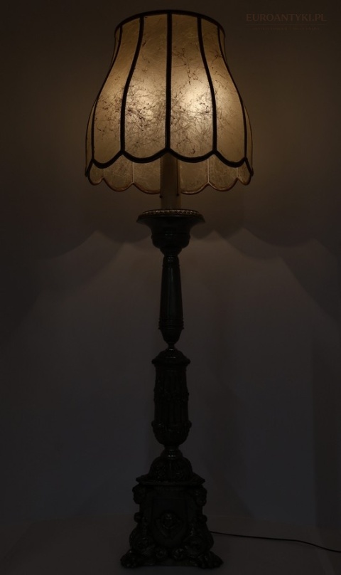 stylowa lampa stojąca do salonu gabinetu antycznego