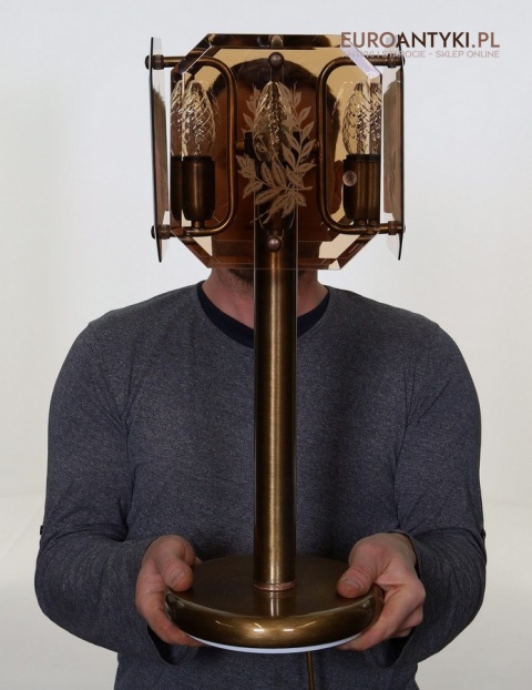 okazała lampa stołowa vintage do recepcji