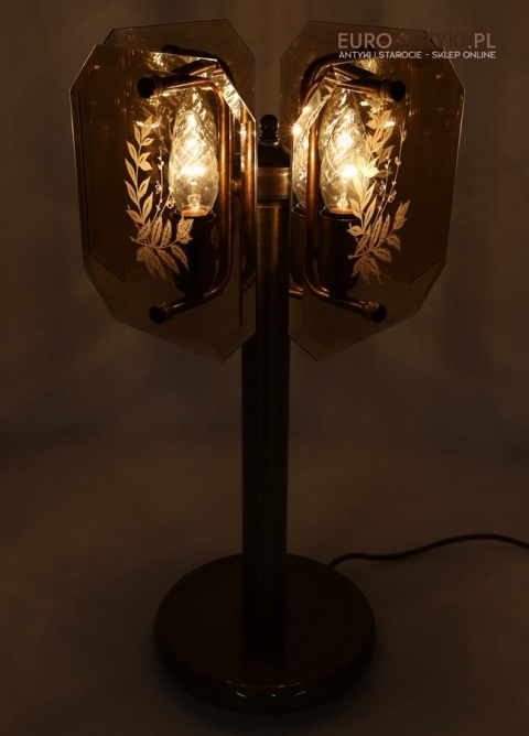 duża lampa stołowa vintage na stolik pomocniczy