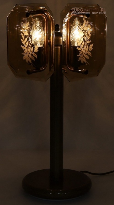 sklep z lampami stołowymi w stylu retro vintage