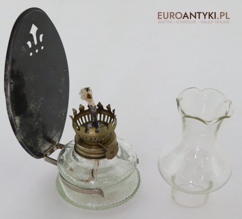 miniaturowa lampka naftowa ze szklanym baniakiem