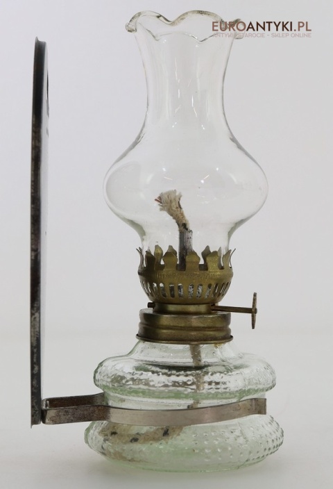 malutka lampka naftowa szklany komin falbanka