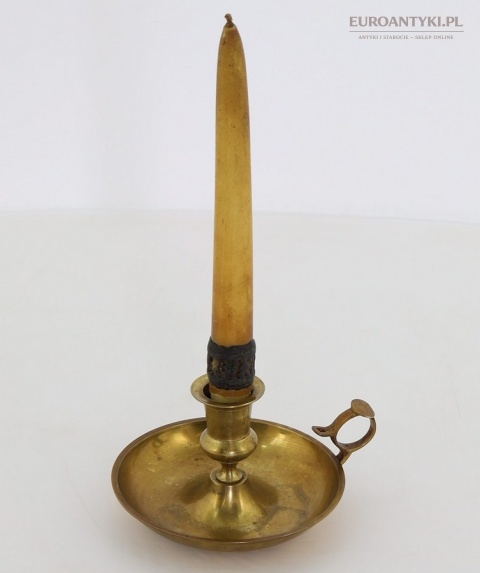 przenośny świecznik z uchwytem na palec