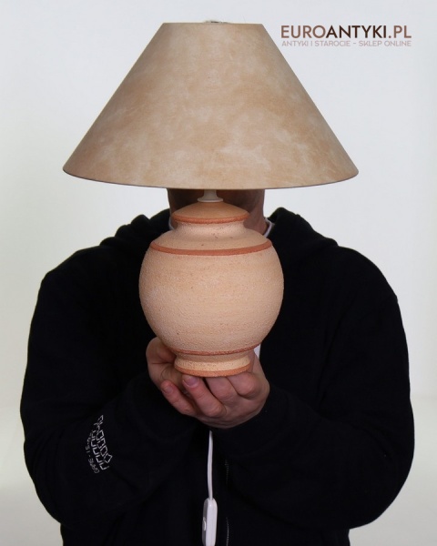 sypialniane lampki na stolik