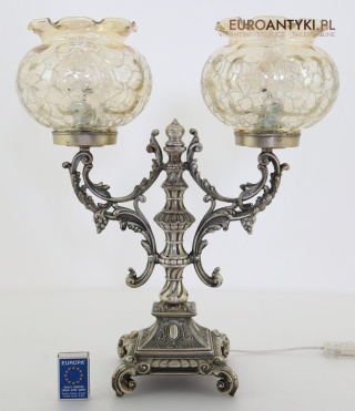 Srebrna lampa stołowa retro z 2 kloszami – neorokoko, dekoracyjne światło retro
