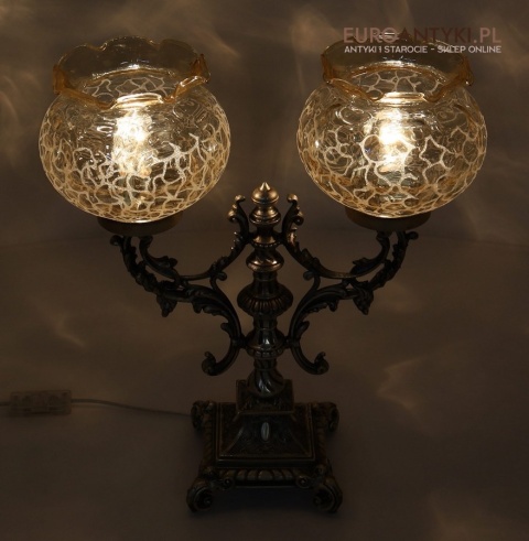 Srebrna lampa stołowa retro z 2 kloszami – neorokoko, dekoracyjne światło retro