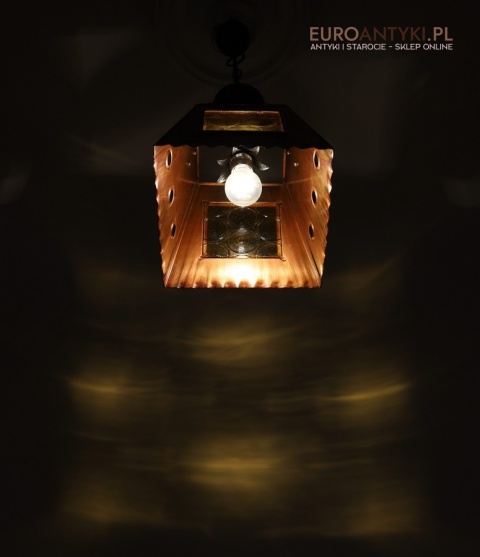 stylowa lampa wisząca miedziana z kutymi detalami
