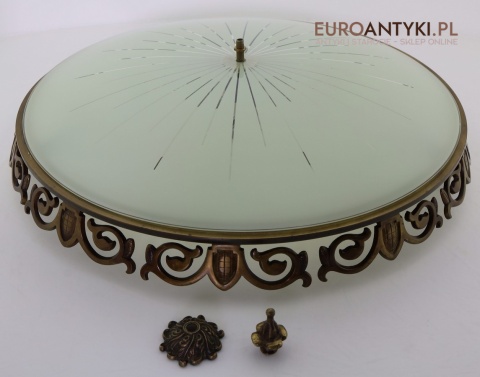 stary plafon retro z geometrycznym szkłem