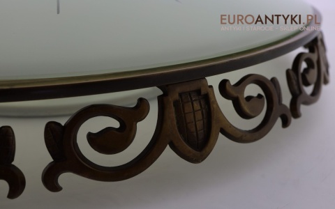 plafon vintage z masywnym ringiem brązowym