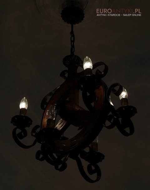 rustykalny żyrandol