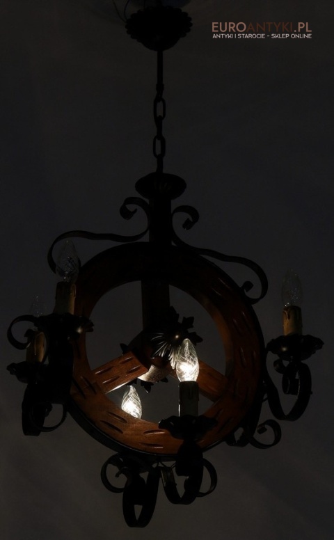 dekoracyjny żyrandol rustyk