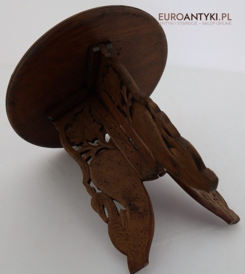 stylowy stojaczek z epoki rzeźbione drewno