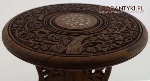 eklektyczny stoliczek pomocniczy z litego drewna