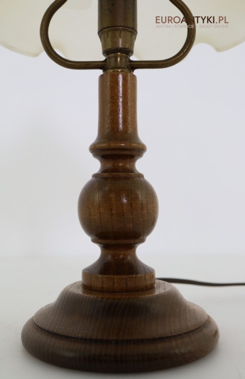 dekoracyjna lampka stołowa retro z kloszem