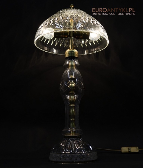 retro krystalowa lampa stołowa widok z przodu pełna sylwetka