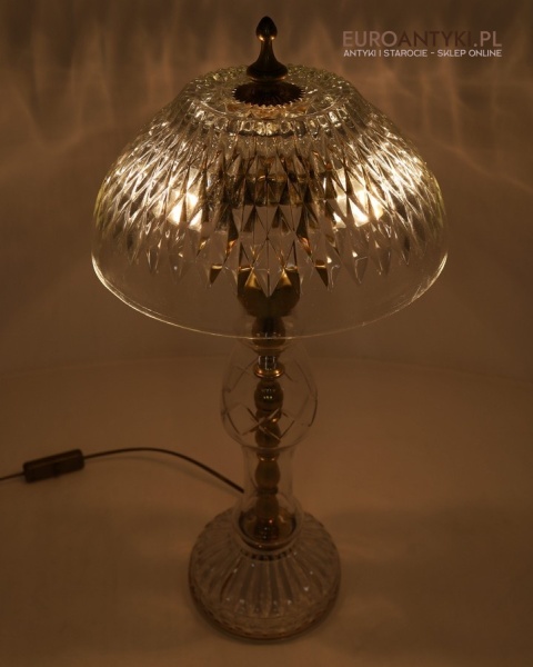 vintage krystalowa lampa stołowa widok z boku profil klosza