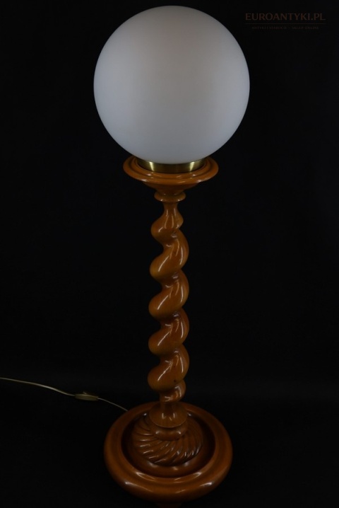 podłogowa stylowa lampa retro do gabinetu