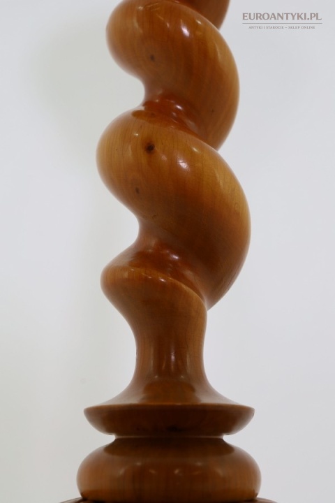 rustykalna stylowa lampa retro do gabinetu