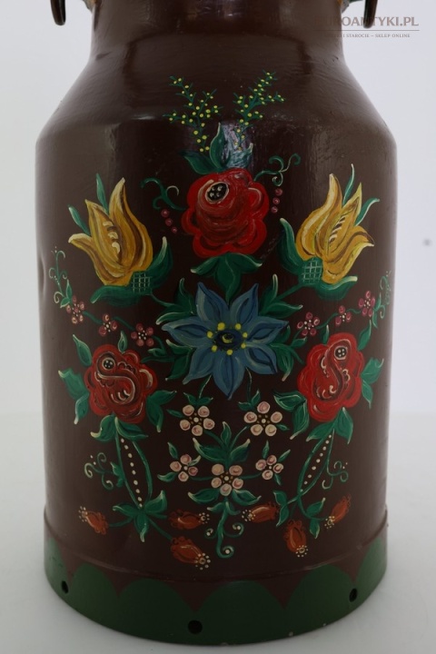 ludowe motywy kwiatowe na bańce na mleko