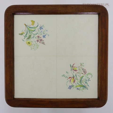 kwietniczek rustykalny w formie stoliczka