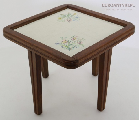 dekoracja z epoki mini stolik ceramika drewno