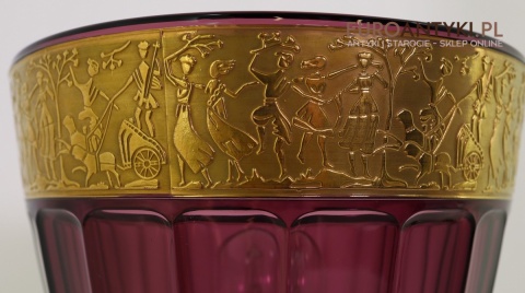 lampa retro z repusowanymi wzorami rzymu