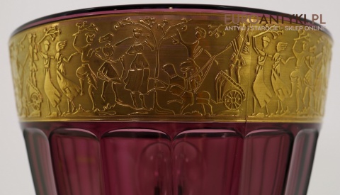 rzymskie wzory na lampie z mosiądzu